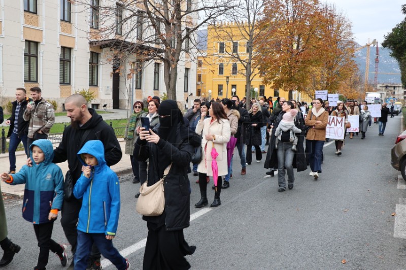 Tisuće nastavnika i profesora u Mostaru traže veće plaće