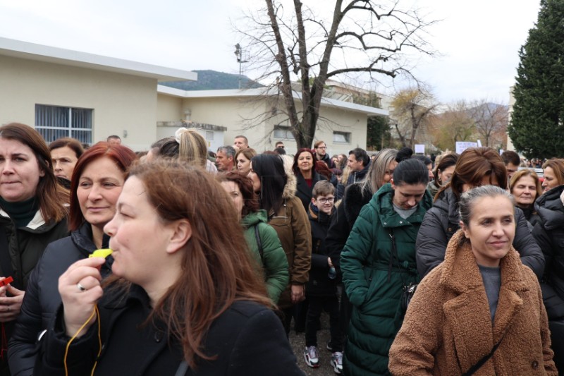 Tisuće nastavnika i profesora u Mostaru traže veće plaće