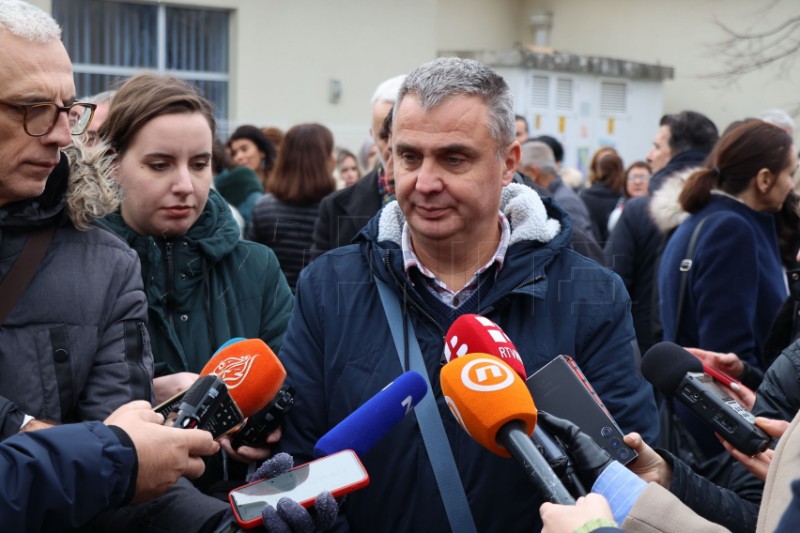 Tisuće nastavnika i profesora u Mostaru traže veće plaće