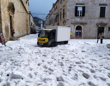 Dubrovnik pogodila tuča