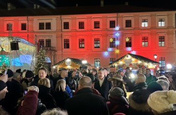 Milanović posjetio Advent u Tvrđi u Osijeku