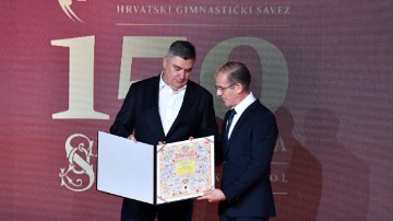 Predsjednik Milanović dodijelio Povelju Republike Hrvatske "Hrvatskom sokolu"