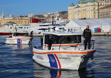 Primopredane tri brodice za Lučke kapetanije Rijeka, Pula i Senj