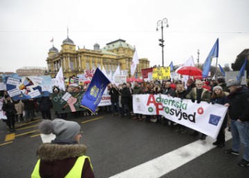 Prosvjed školskih sindikata