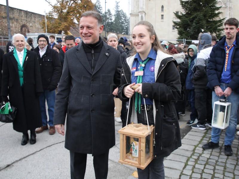 Ceremonija donošenja Betlehemskog svjetla mira u Hrvatsku