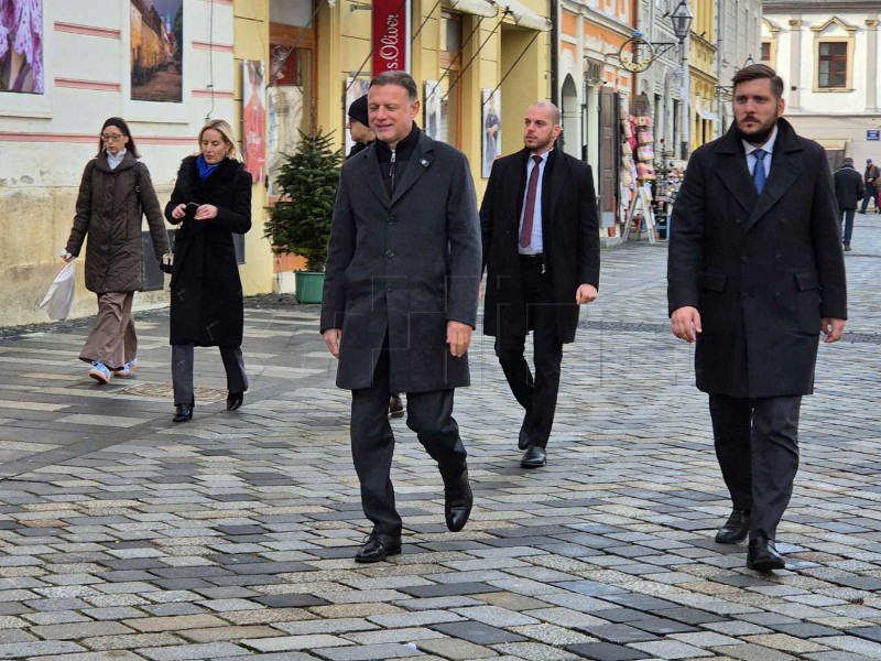 Jandroković se sastao sa Stričakom te odao počast poginulim pripadnicima Puma