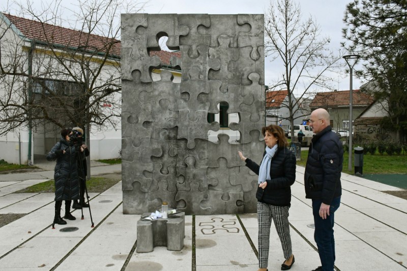 Slavonski Brod: Konferencija za medije predsjedničke kandidatkinje Branke Lozo