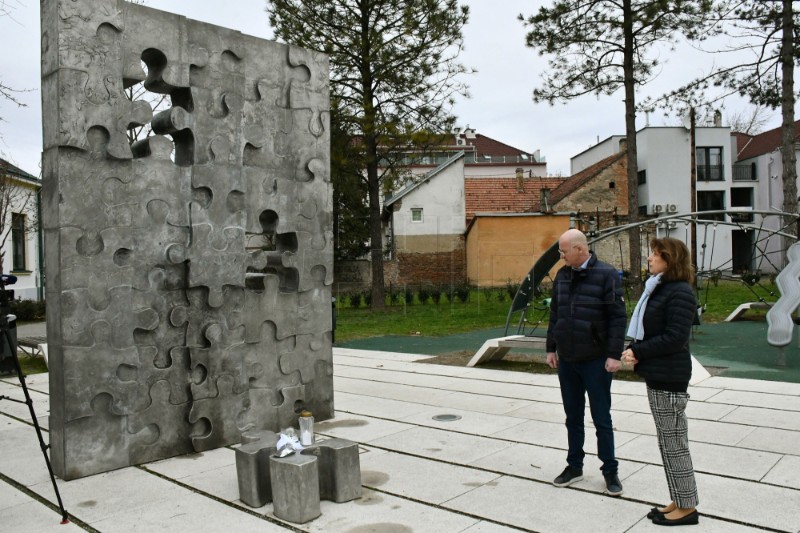 Slavonski Brod: Konferencija za medije predsjedničke kandidatkinje Branke Lozo