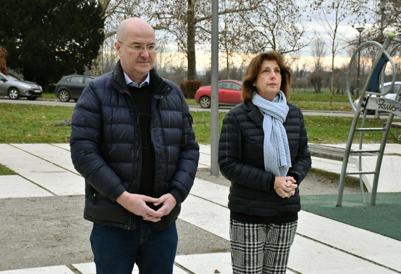 Slavonski Brod: Konferencija za medije predsjedničke kandidatkinje Branke Lozo