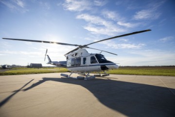 Božinović razgledao dva novoisporučena višenamjenska helikoptera Subaru Bell 412EPX