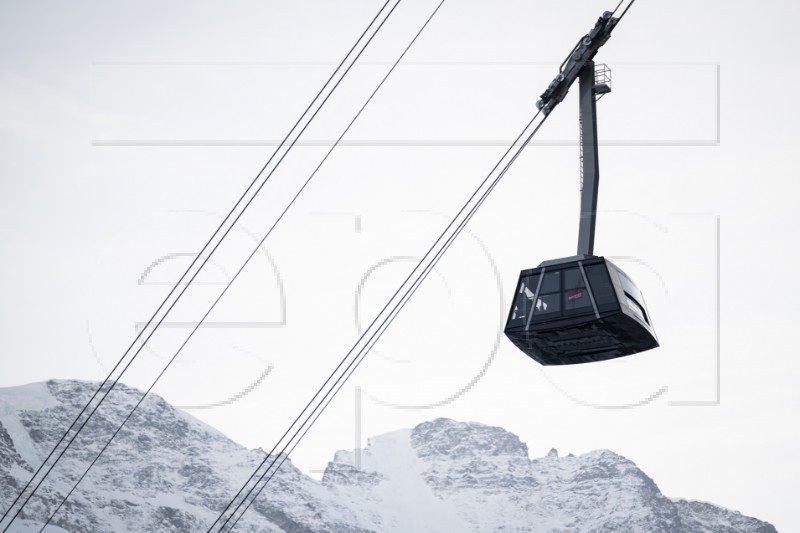 SWITZERLAND CABLE CAR