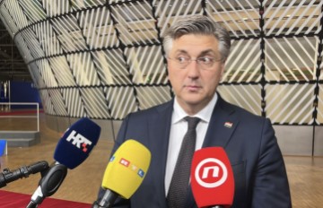 Plenković: U trećem mandatu pojačat ćemo investicije u mornaricu