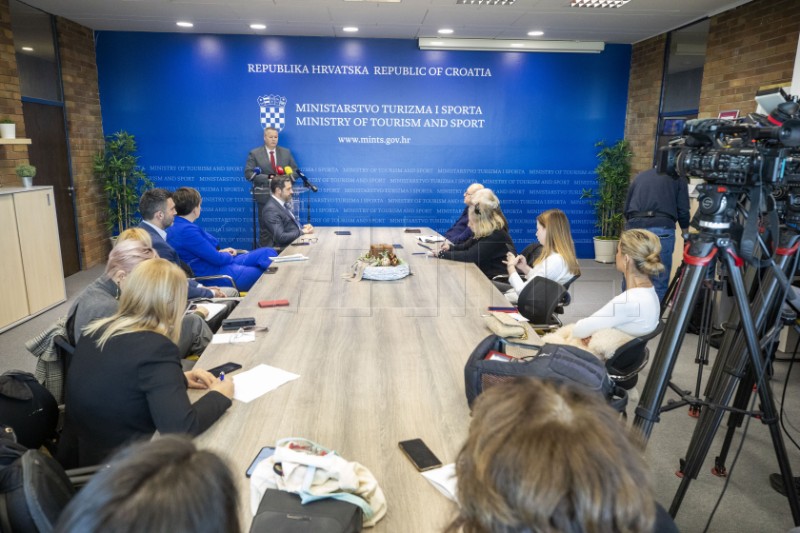 Konferencija za medije Tončija Glavine i Kristjana Staničića