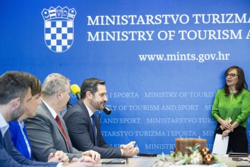 Konferencija za medije Tončija Glavine i Kristjana Staničića