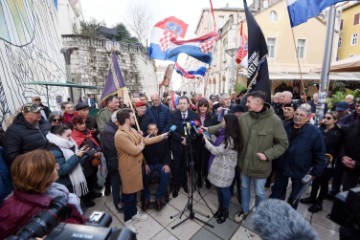 Konferencija za novinare Tomislava Jonjića