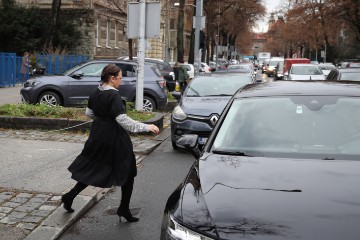 Hrstić pred dječjom bolnicom u Klaićevoj