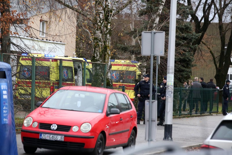 Učiteljica iz OŠ Prečko životno ugrožena, jedno dijete preminulo