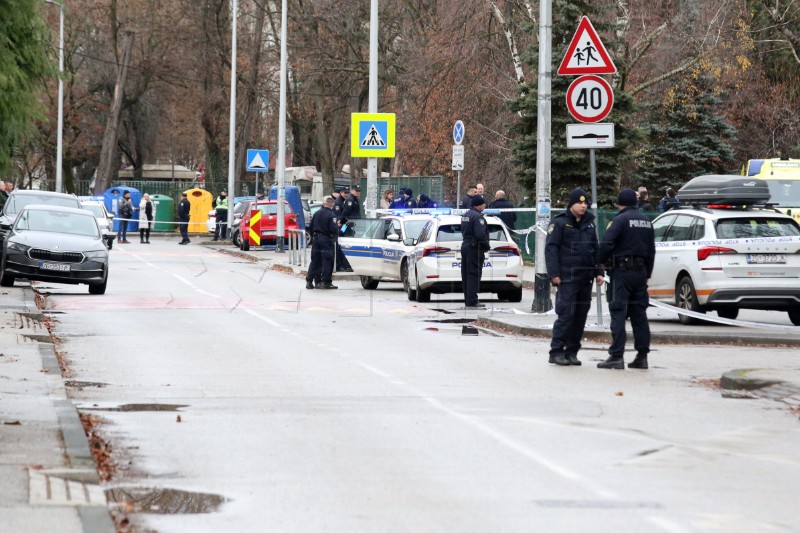 Učiteljica iz OŠ Prečko životno ugrožena, jedno dijete preminulo