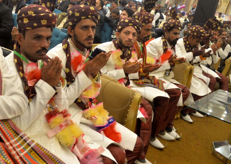 PAKISTAN MASS WEDDING