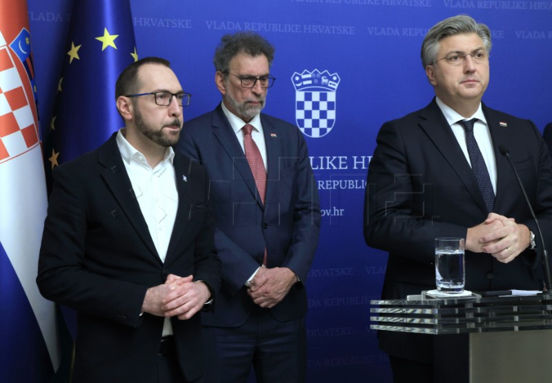 Plenković s članovima Vlade i zagrebačkim gradonačelnikom - izjave