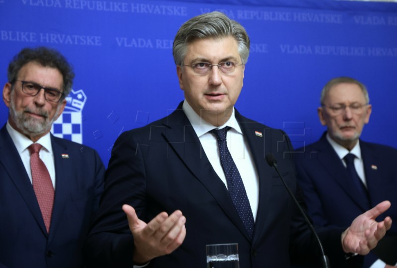 Plenković s članovima Vlade i zagrebačkim gradonačelnikom - izjave