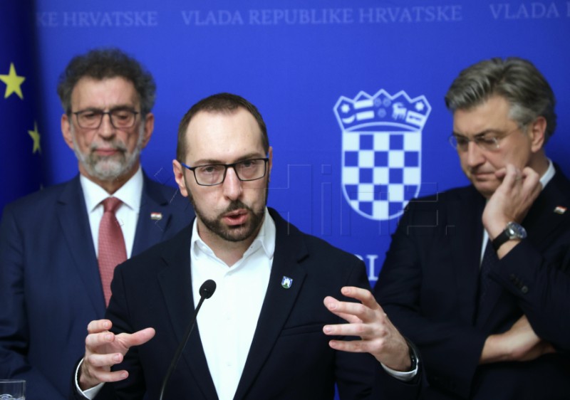 Plenković s članovima Vlade i zagrebačkim gradonačelnikom - izjave