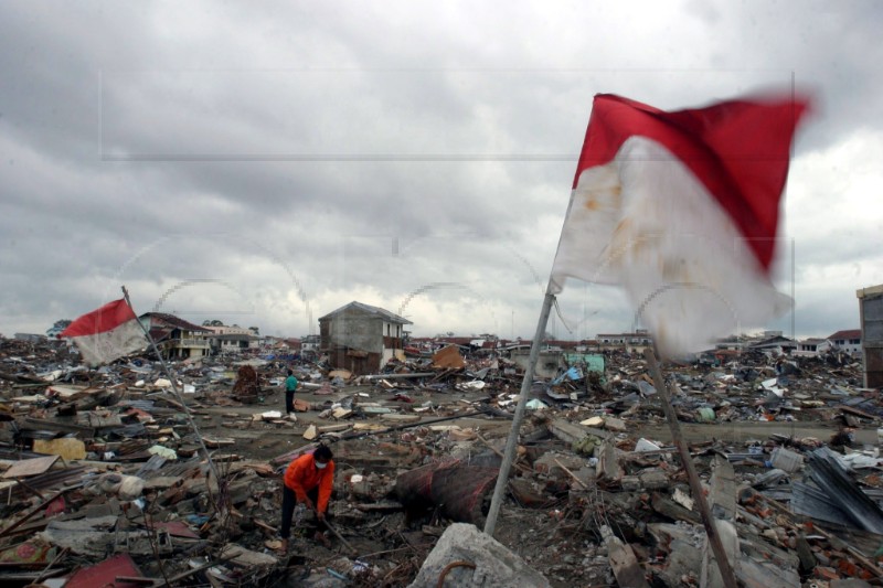 (FILE) INDONESIA INDIAN OCEAN EARTHQUAKE TSUNAMI