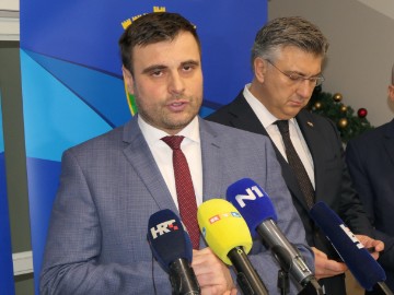 Plenković u Sisku: Dovršeno 90 posto obnove u županiji; utrošeno 1,3 milijarde eura