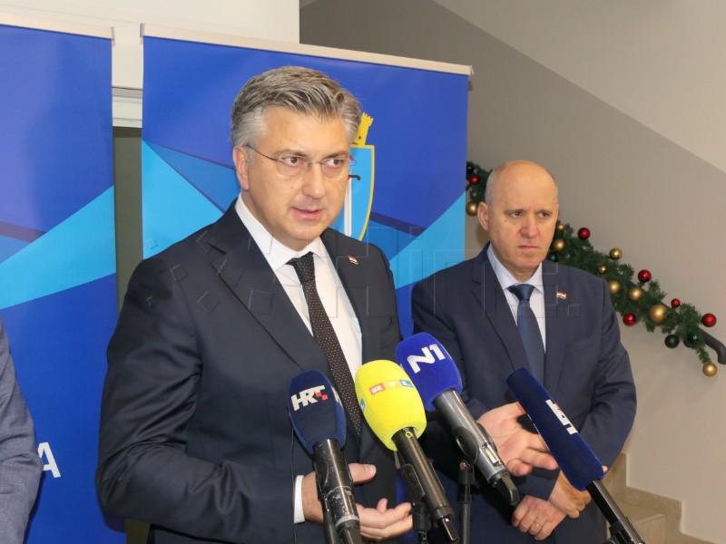 Plenković u Sisku: Dovršeno 90 posto obnove u županiji; utrošeno 1,3 milijarde eura