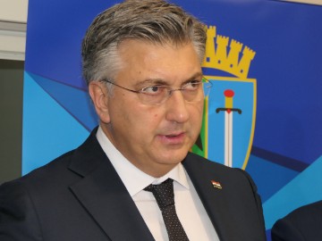 Plenković u Sisku: Dovršeno 90 posto obnove u županiji; utrošeno 1,3 milijarde eura