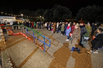 Zadar: Zapaljeni lampioni ispred osnovnih škola