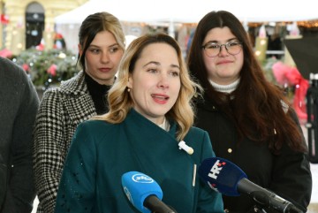 Konferencija za novinare Marije Selak Raspudić na temu iseljavanja mladih