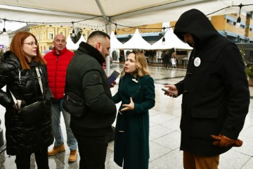 Konferencija za novinare Marije Selak Raspudić na temu iseljavanja mladih