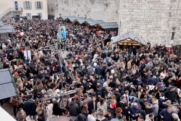 Zadar - Badnjak na zadarskim ulicama i trgovima