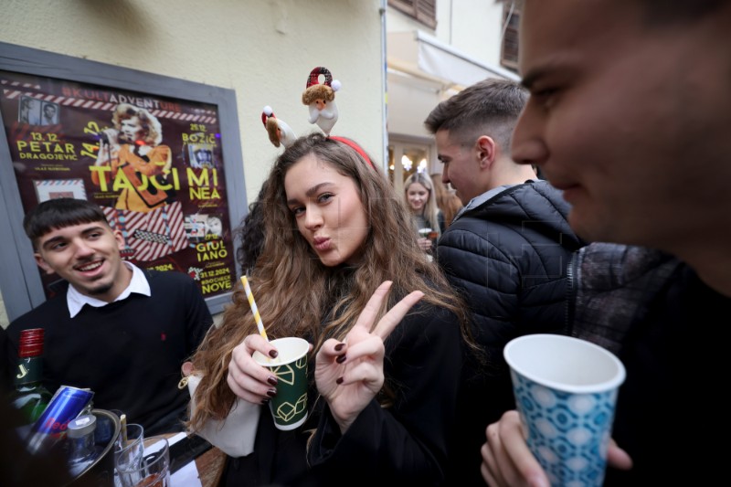 Zadar - Badnjak na zadarskim ulicama i trgovima