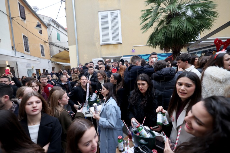 Zadar - Badnjak na zadarskim ulicama i trgovima