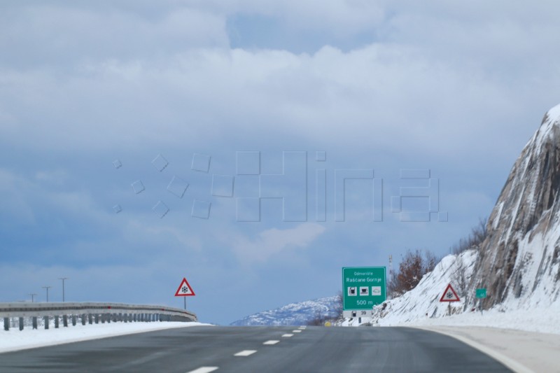 Zimski uvjeti na autocesti kod Vrgorca