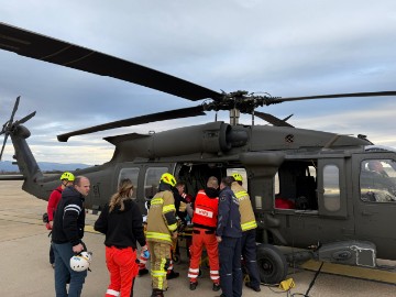 MORH: Trudnica iz snijegom zametene Like helikopterom prevezena u Zagreb