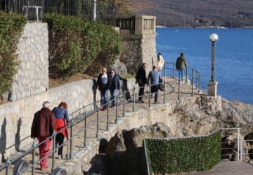 Opatija: Gosti uživali u sunčanom danu uz more