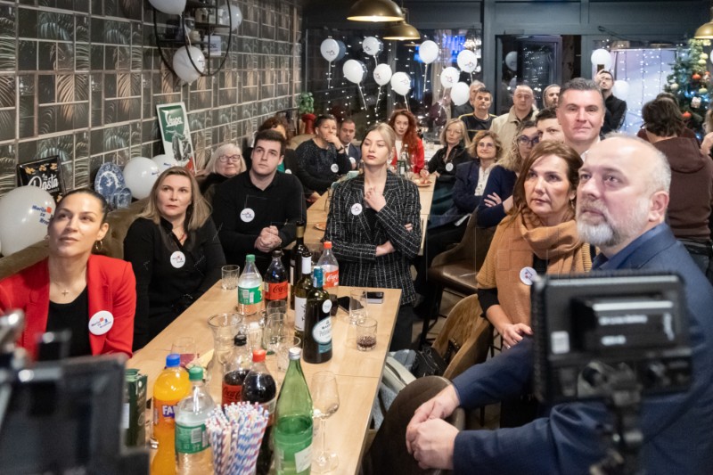 Reakcije na prve izazne ankete izbornom stožeru Marije Selak Raspudić