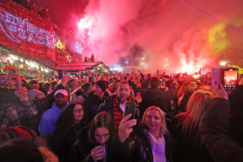 Zadrani dočekali Novu 2025. godinu uz Dražena Zečića