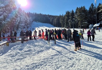 Tisuće skijaša iz Hrvatske, najviše iz Dalmacije, na Kupresu i Blidinju u Hercegovini