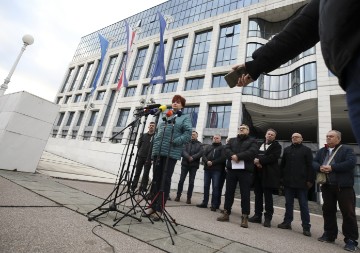 Konferencija za medije reprezentativnih sindikata INA Grupe