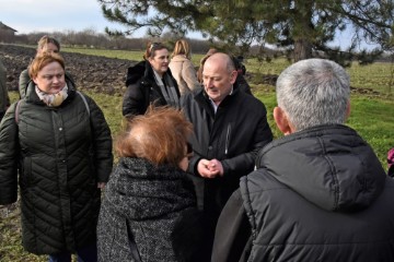 Trpinja: Medved obišao pronađenu grobnicu s posmrtnim ostacima