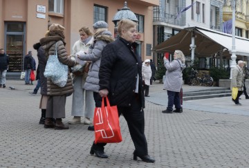 Umirovljenici na glavnom zagrebačkom trgu