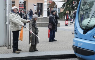 Umirovljenici na glavnom zagrebačkom trgu