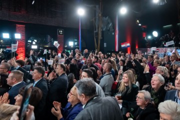 Reakcije na prve neslužbene rezultate u stožeru Zorana Milanovića