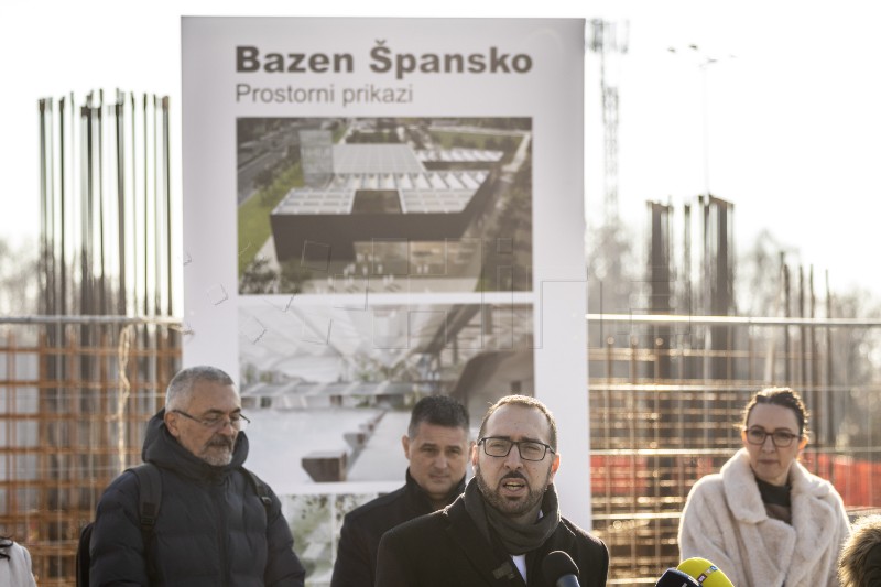 Tomašević obišao radove na izgradnji bazena Špansko