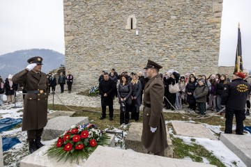 Položeni vijenci na Medvedgradu