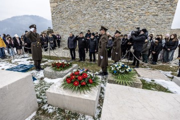 Položeni vijenci na Medvedgradu